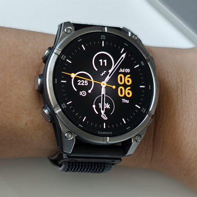 UltraTap Modern - Clean, simple, analog watch face · Screenshot 0
